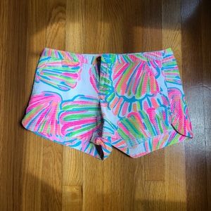 Lilly Pulitzer colorful clam shell shorts 0